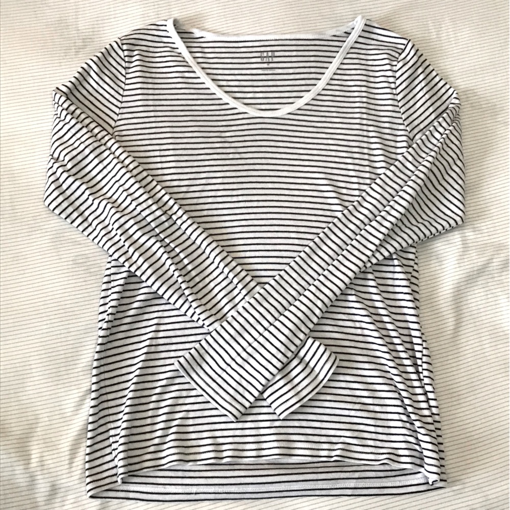GAP b&w striped long sleeve, size M